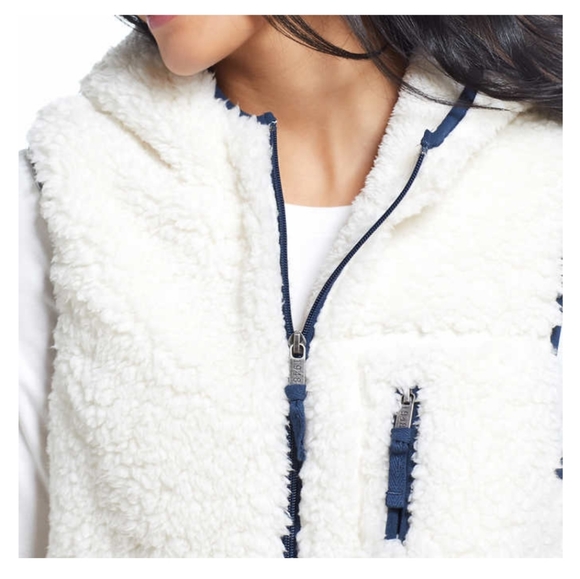 7X HOST PICK!!! Last one! TRENDY! Weatherproof Vintage Ladies' Comfy Vest - Picture 2 of 3